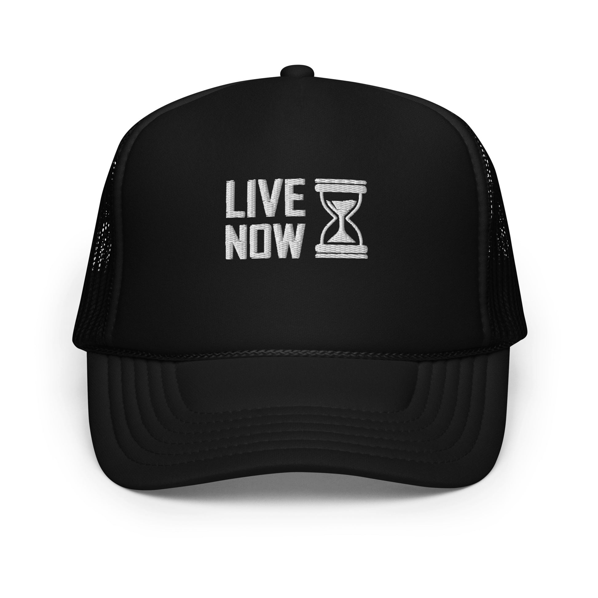 Casquette trucker noire avec inscription brodée blanche « LIVE NOW » et sablier